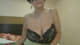 MilfPetra's Streamate show and profile