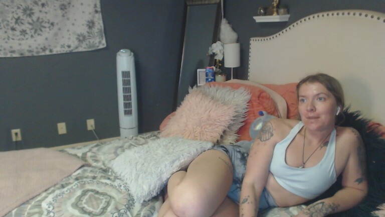 SnowWhiteXxxx's Streamate show and profile