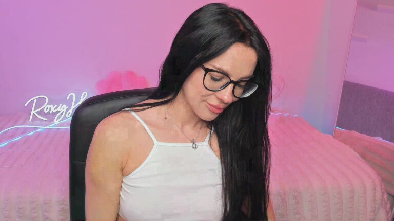 RoxyHey's Streamate show and profile