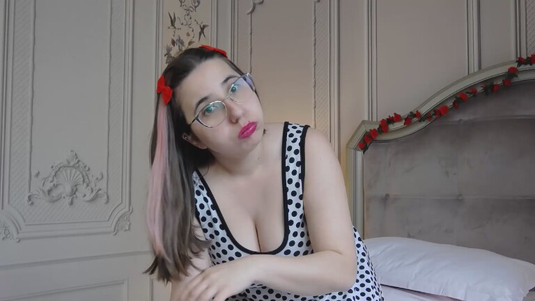 HAZELs's Streamate show and profile