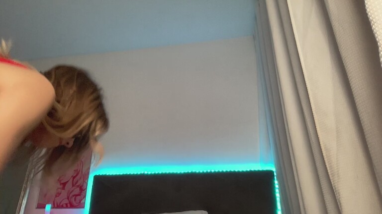 VIRGINIECAPRICE's Streamate show and profile